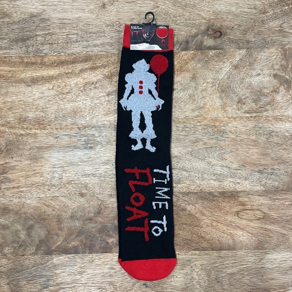 5/$20 NEW Adult IT Pennywise & Red Balloon Socks - Picture 1 of 3